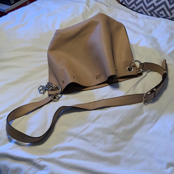 Guess Tan Faux Leather Roomy Bag Purse - Picture 6 of 16